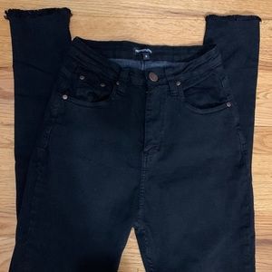 PRETTY LITTLE THING BLACK SKINNY JEANS!